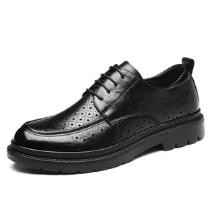 Klassische Herrenschuhe im britischen Stil, schwarze Derby-Schuhe mit Perforierung