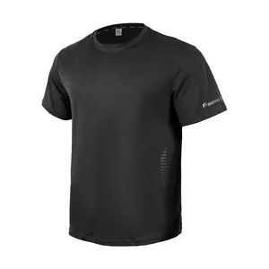Textura detallada de la tela transpirable de secado rápido para camiseta deportiva negra