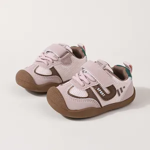 Chaussures de marche pour bébé en maille rose respirante avec semelles en caoutchouc