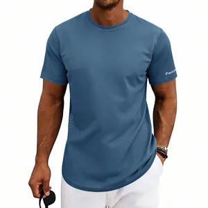 Vista detallada de la malla lateral transpirable en la camiseta deportiva azul de hombre