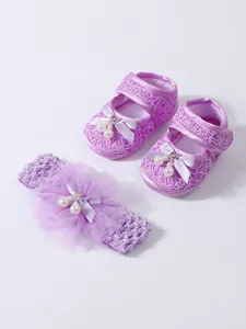 Elegante lila Spitze Neugeborenen Babyschuhe und passendes Stirnband Set mit Perlen