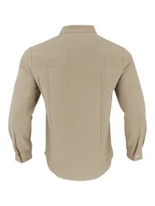 Vista trasera de una camisa de lino de manga larga a rayas para hombre en color caqui