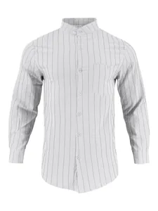Vista frontal detallada de camisa de lino a rayas para hombre con cuello mao y bolsillo