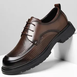 Elegante braune Business-Schuhe für Herren aus Leder mit Lochmuster und Schnürung