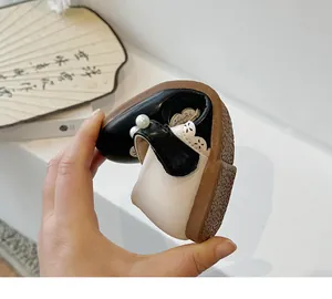 Weicher und flexibler Kinder-Prinzessinnen-Schuh mit Zierperle und weicher Gummisohle
