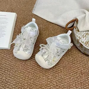 Sandales de princesse d'été élégantes pour filles avec perles et nœuds en dentelle