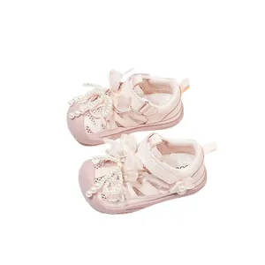 Sandales roses pour filles avec nœuds en perles élégants et design en mesh souple