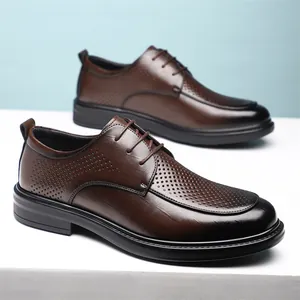 Chaussures formelles en cuir marron pour hommes avec élégant motif de détails perforés
