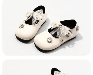 Scarpe Mary Jane crema per bambina con fiocchi in pizzo perlato e strass