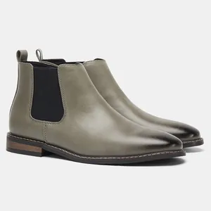 Bottines Chelsea classiques pour hommes en gris avec détail de bout dégradé et poli élégant