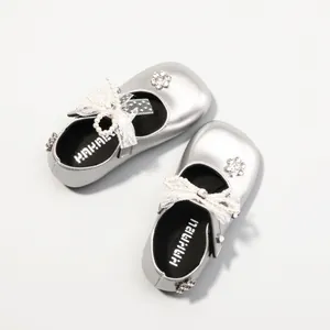 Eleganti scarpe da principessa argento con strass e fiocco di perle per bambine piccole
