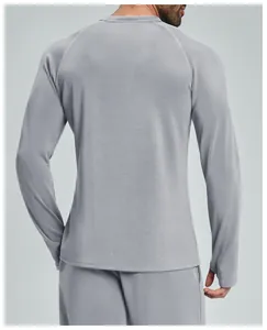 Vista posteriore di maglia sportiva grigia a maniche lunghe da uomo per la corsa.