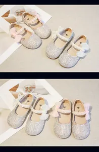Elegante Prinzessinnen-Schuhe für Mädchen mit Strasssteinen, Perlenriemen und Schleifen