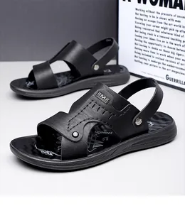 Detailansicht der schwarzen Zwei-Wege-Outdoor-Sandalen für Herren mit Lederstruktur