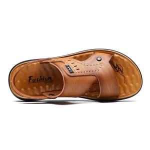 Hochwertige Detailansicht von braunen Leder-Herrensandalen für Freizeit und Outdoor-Aktivitäten