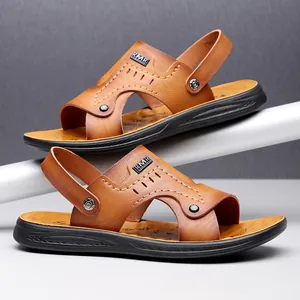 Detailansicht der braunen Herren-Sandalen aus weichem Leder mit atmungsaktivem Design