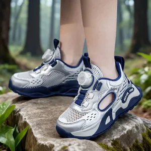 Sandales de sport fermées respirantes pour filles avec tige en maille et boucle rotative
