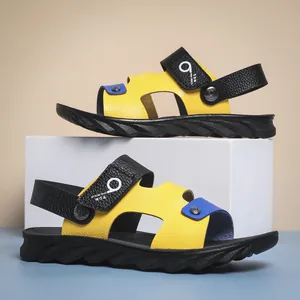 Sandalias de playa para niños con suela blanda y cuero sintético amarillo