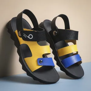 Sandalias de playa de cuero tricolor para niños con suela suave antideslizante y ajuste