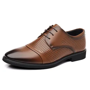 Scarpe da ufficio in pelle marrone traspiranti da uomo con elegante design traforato estivo