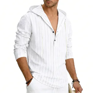 Vue détaillée de la chemise à capuche en lin à rayures blanches pour hommes décontractés
