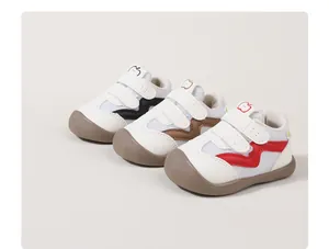 Drei Farben atmungsaktive Mesh-Baby-Lauflernschuhe mit weicher Sohle und Klettverschluss