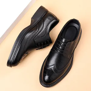 Classic black men's Brogue leather shoes with hollow-out design and crocodile texture