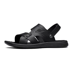 Seitenansicht schwarzer Herren-Ledersandalen mit rutschfester Sohle für den Sommer