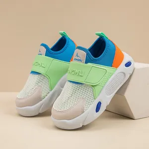 Ademende mesh-sneakers voor kinderen in vrolijke kleuren met klittenband