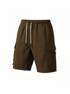 Braune Herren Cargo-Shorts mit elastischem Tunnelzug und funktionalen Seitentaschen Details
