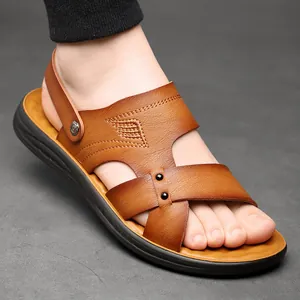 Klassische Herren Sommer Sandalen aus braunem Leder mit Kreuzriemen für den Strand