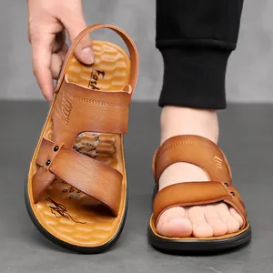 Braune rutschfeste Herren-Sandalen mit atmungsaktivem Kreuzriemendesign für den Sommer