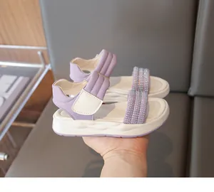 Lila Mädchen Sandalen mit glitzernden Strasssteinen und bequemer dicker Sohle