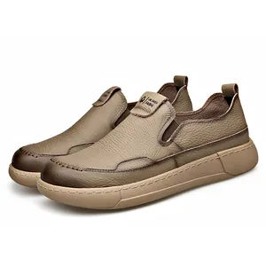 Mocassins décontractés en cuir grainé pour hommes avec semelles épaisses souples.