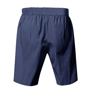 Vista posterior detallada de los pantalones cortos de lino azul marino para hombre