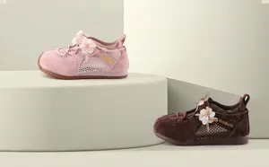Baskets en maille respirante pour filles avec nœuds floraux élégants et semelles souples