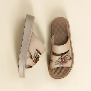 Pantuflas de Plataforma para Mujer 2025 Verano Nuevo Cuero Microfibra Suave Flores Slides Moda Antideslizante Sandalias Planas Cómodas