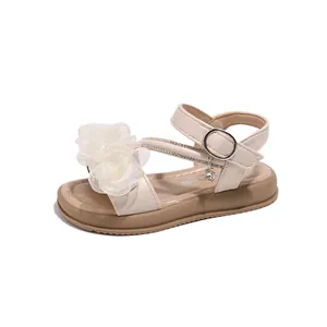 Sandales de princesse beiges pour filles avec fleurs en mousseline et lanières en strass