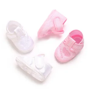 Chaussures de Pré-marche Souples pour Nourrisson en Tissu de Coton Chaussures de Baptême Avec Broderie de Coeur et Lettres Auto-agrippant