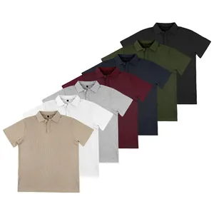 Kollektion von Herren-Polohemden mit kurzem Arm und vertikaler Stricktextur in verschiedenen Farben