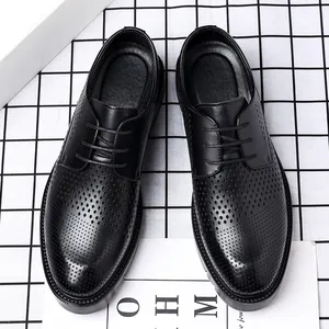 Men's hollowed-out black business dress shoes with elevator insoles and British style