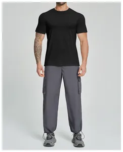 Atmungsaktives Herren T-Shirt aus Merinowollmischung für Outdoor Fitness Training