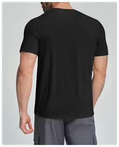 Rückansicht eines schwarzen Sport-T-Shirts für Herren aus Lyocell-Merinowollmischung