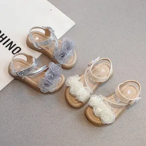 Sandales de Princesse pour Filles 2026 Nouvelles Chaussures de Plage pour Enfants Semelle Souple Beige Argent Fleurs en Filet Strass