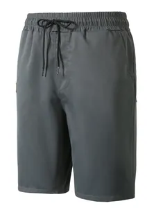 Détail du short de plage tissé gris pour homme avec taille élastique à cordon