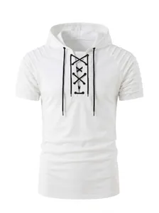 Weißes Kurzarm-Hoodie mit Schnürung vorne und Falten-Schulterdetails für Herren.