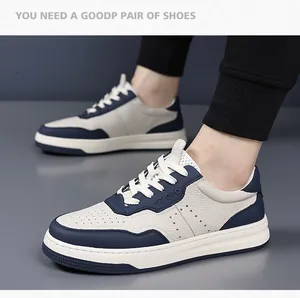 Eleganti sneaker casual traspiranti da uomo con suola spessa in colore blu e bianco