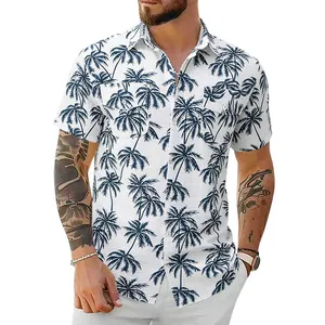 Vue détaillée d'une chemise hawaïenne pour homme avec imprimé cocotier bleu sur blanc