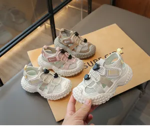Atmungsaktive Mesh-Sportsandalen für Jungen in verschiedenen Farben für den Sommer