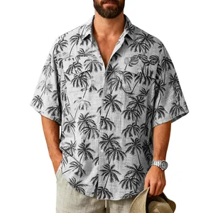 Vue détaillée de chemise hawaïenne grise pour hommes avec imprimé cocotiers noirs chic